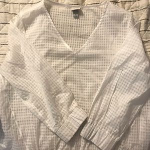 Long sleeve light weight top